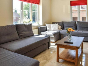 Cloud Nine Residence, Cosy Home in Hook for Groups